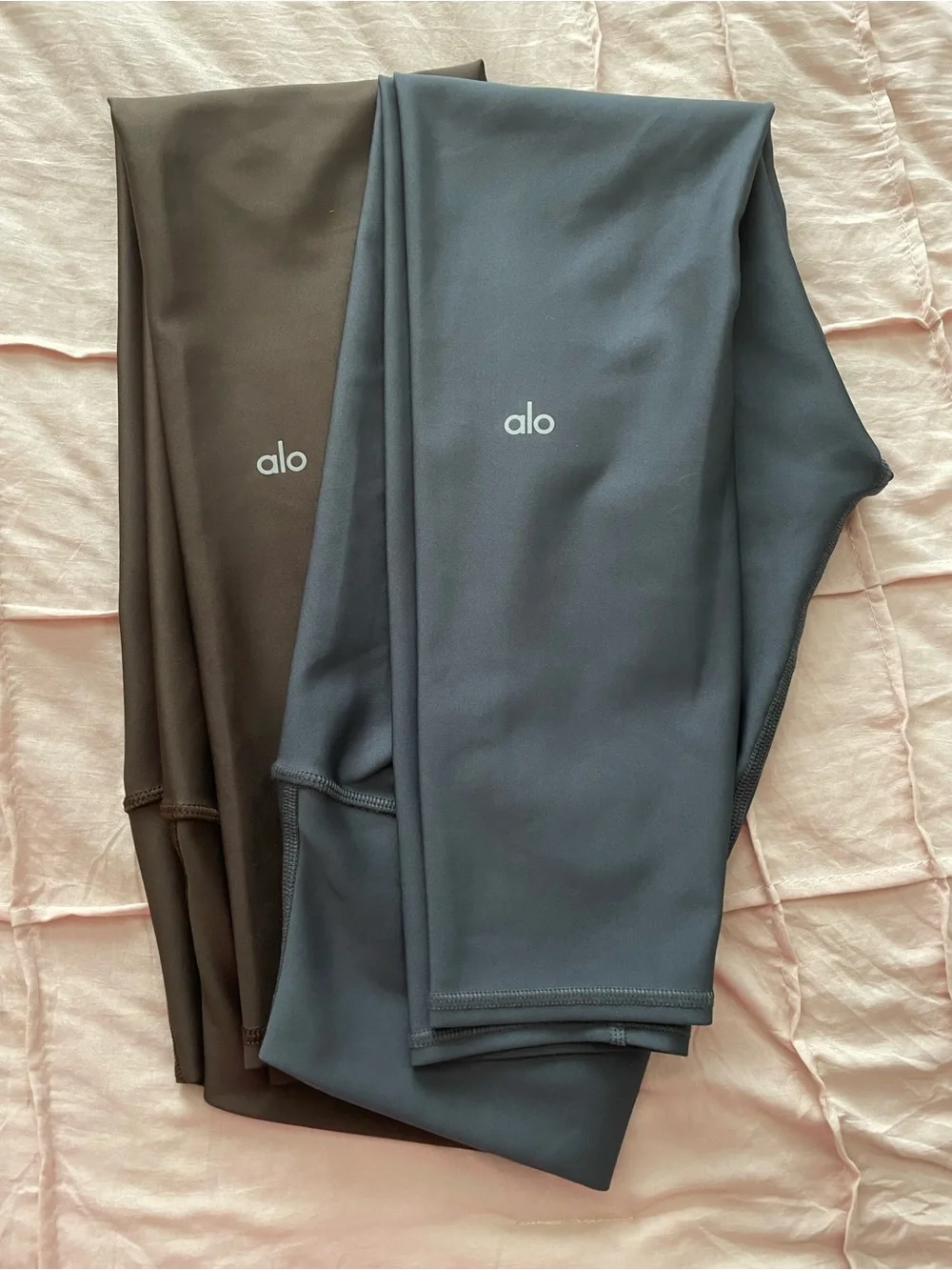Alo yoga airlift legging bundle. Colors Anthracite & espresso - Picture 1 of 4
